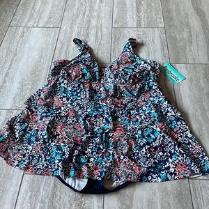 Penbrooke swimsuit all over print Size 26W blue background